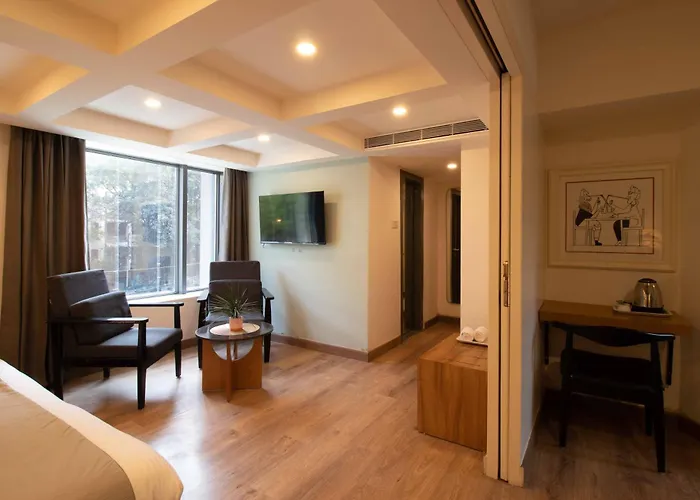 Hotel Le Royce Pune