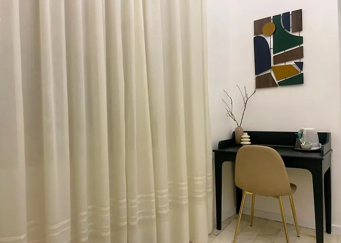 Sophia Boutique Home Naples