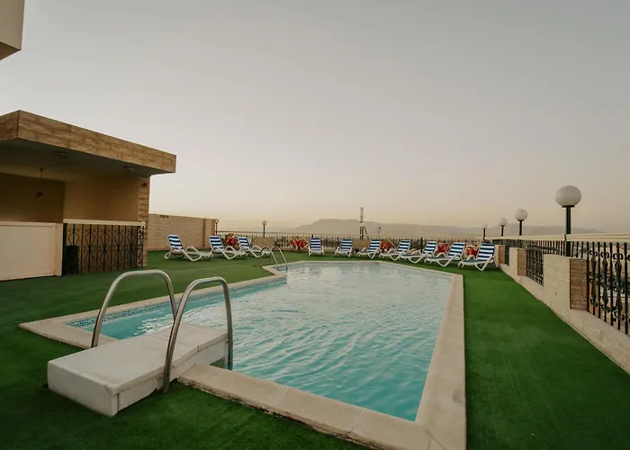 Queens Valley Hotel Luxor