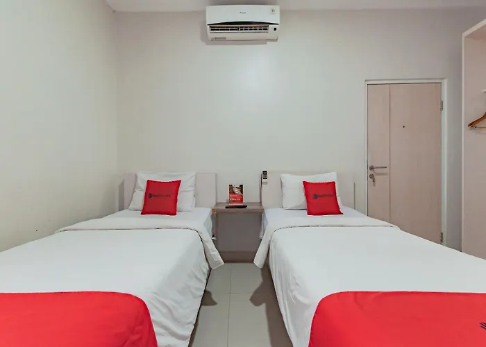 Reddoorz Near Pasar Baru Bandung Hotel