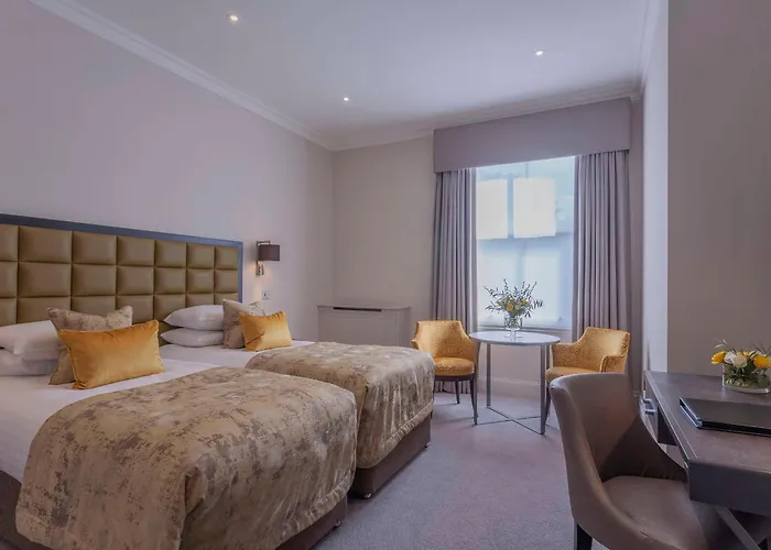 Oatlands Park Hotel Weybridge