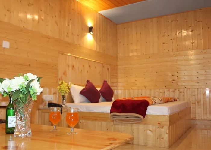 Guruchhaya Hotel And Cottages Manali 