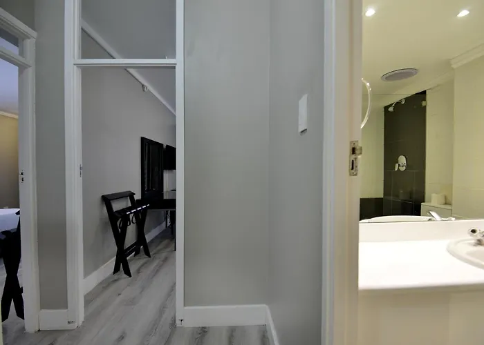 The Capetonian - Halal Hotel Cape Town