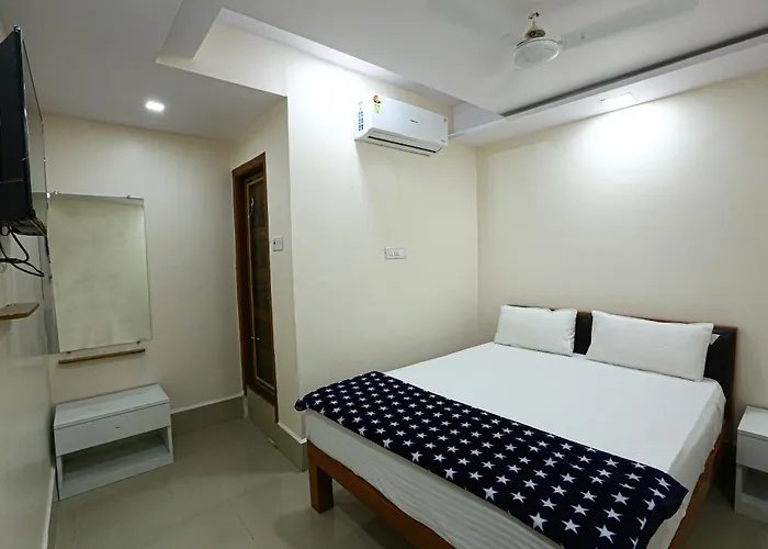 Hotel Golden City Surat