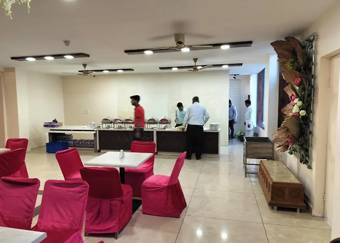 Hotel Luxuria Ludhiana