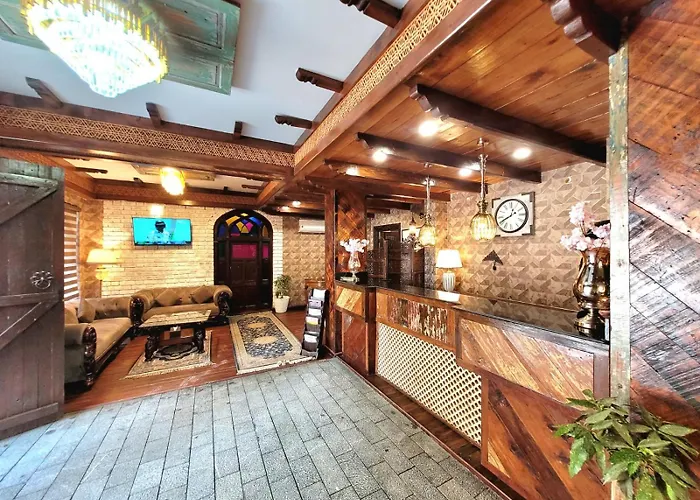 Hotel Green Rooms, Vintage Luxury Near Dal Lake Srinagar 