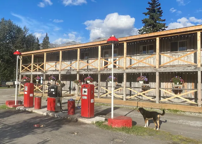 Double G Service Muncho Lake