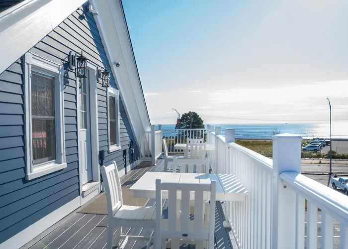 935 Ocean, A Beachside Inn Hampton