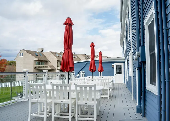 935 Ocean, A Beachside Inn Hampton