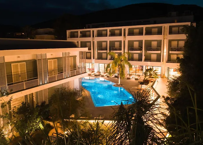 Flisvos Royal Hotel & Suites Tolón