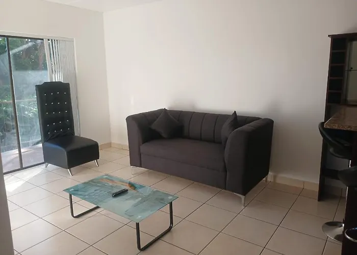 Seabreeze Modern Apartment Sleeps Up To 4 People Durban