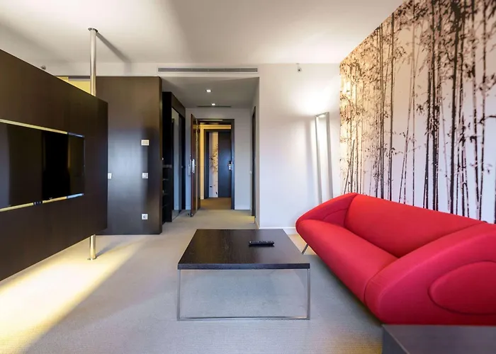 Ramada Plaza By Wyndham Bucharest Convention Center Otel