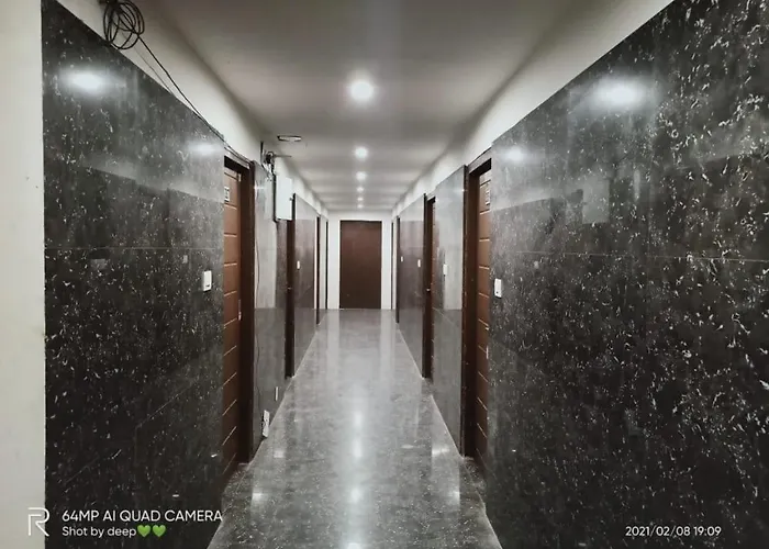 Hotel Shiva Palace Haridwar - Nearby Bus And Railway Station