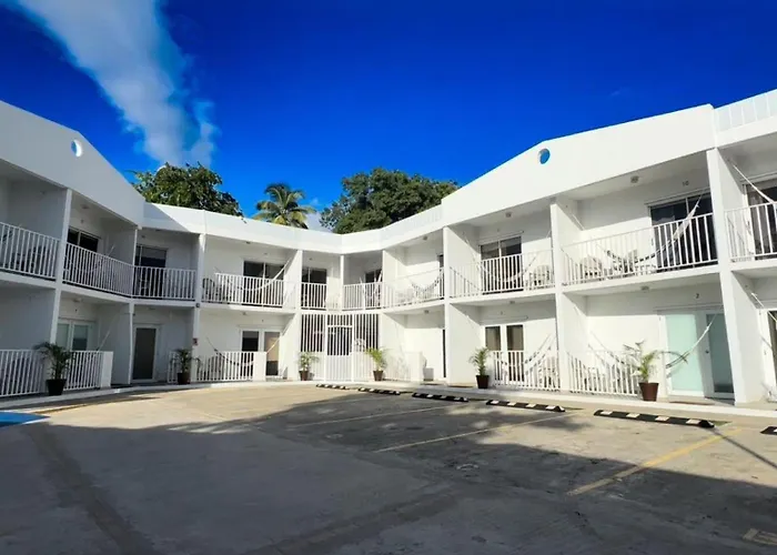Nautilus By La Jamaca Hotels-Downtown La Parguera Lajas