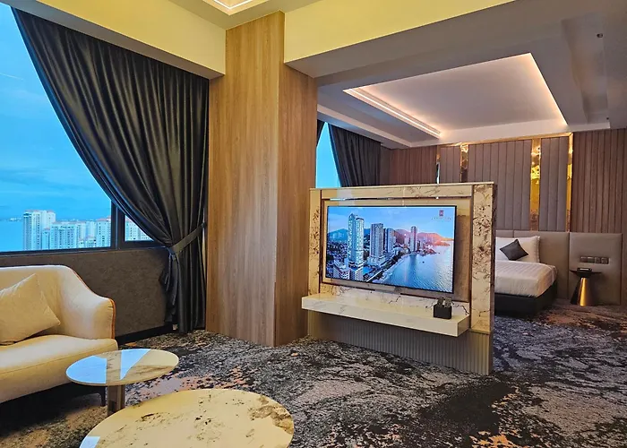 Hompton Hotel By The Beach George Town