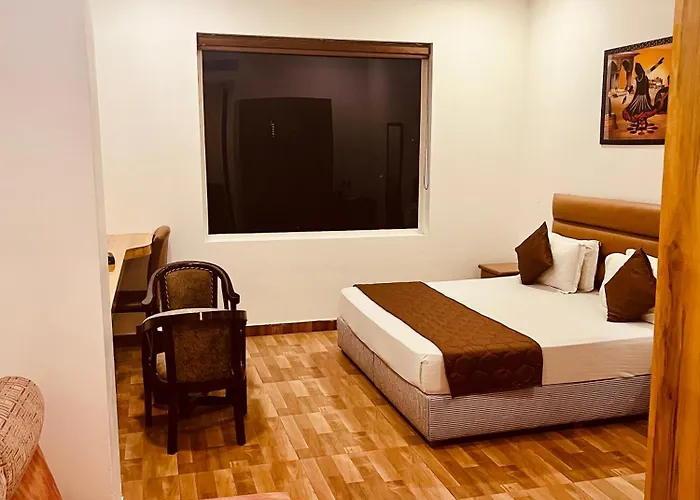 Amora Rooms Dwarka New Delhi