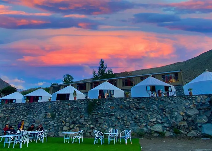 Apex Hotels And Resorts Hussaini Karimabad 