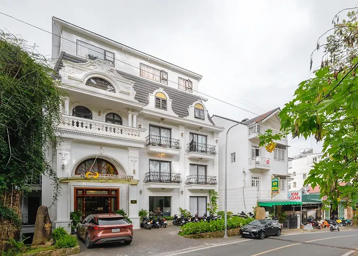 Ttr Moonstone Apart Hotel Da Lat