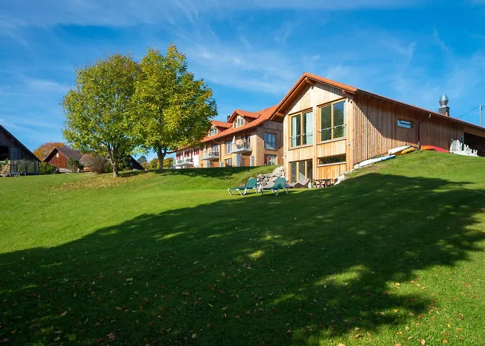 Seehotel und Appartements Schnöller Rieden