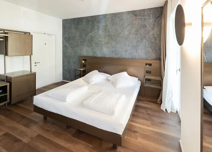 Hotel Baia Azzurra - Lake Front Torbole Sul Garda