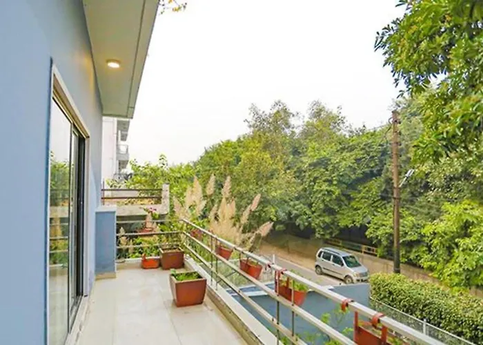 Fabhotel F9 Noida Sector 51