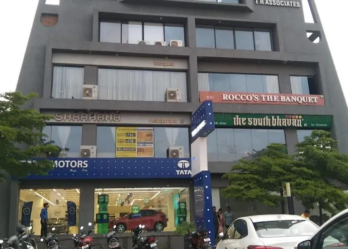 Hotel Midnight Ahmedabad