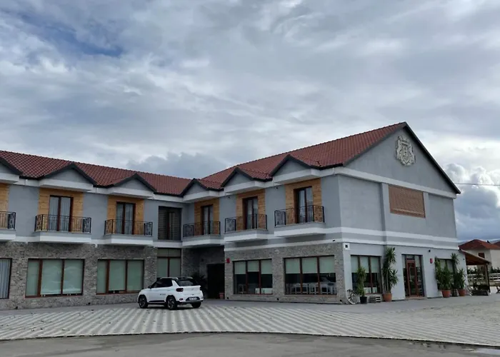 Hotel House Of Horses Shtepia E Kuajve Korce