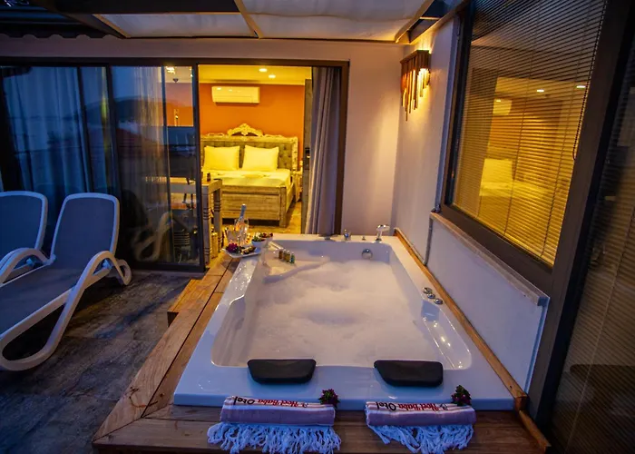 Noel Baba Hotel Kaş