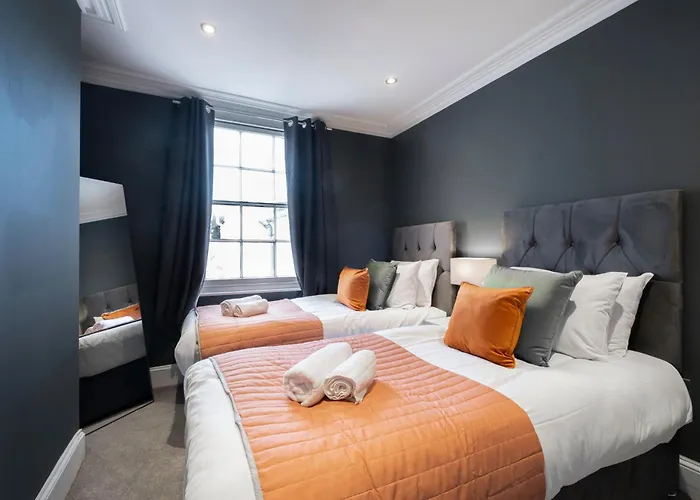 Stunning 4 Bedroom Home In Montpellier Cheltenham