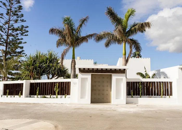 Bed & Breakfast In Villa Eden Palm Benalmádena