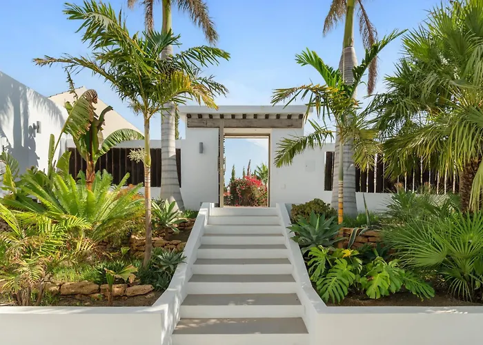 Bed & Breakfast In Villa Eden Palm Benalmádena