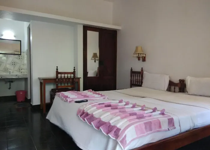 Beach Florra Inn Kovalam