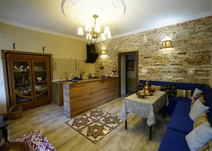 Hotel Daisy S Home Kutaisi