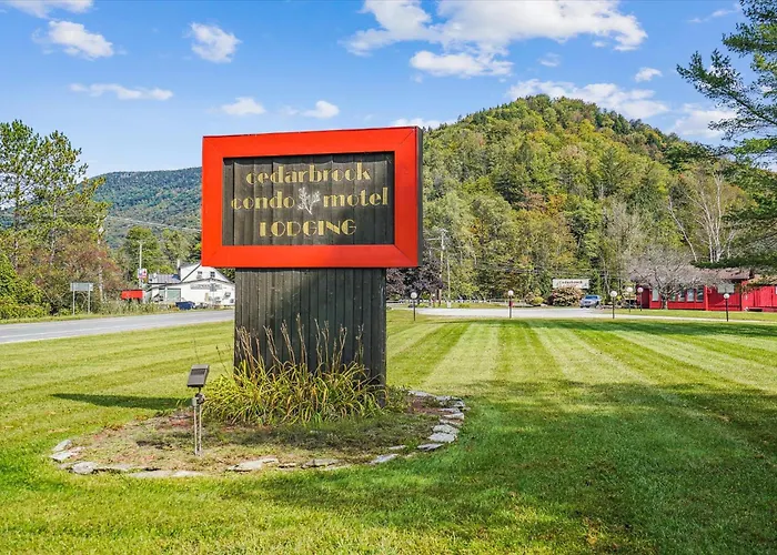 Cedarbrook Two Double Bed Hotel Room With Outdoor Heated Pool 216 Killington