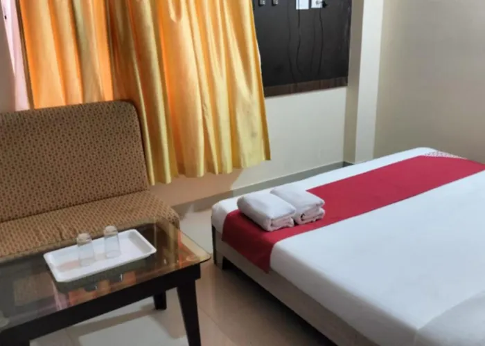 Golden Beach Inn Puri Near Sea Beach - Family Comfortable Stay With Parking Facilities