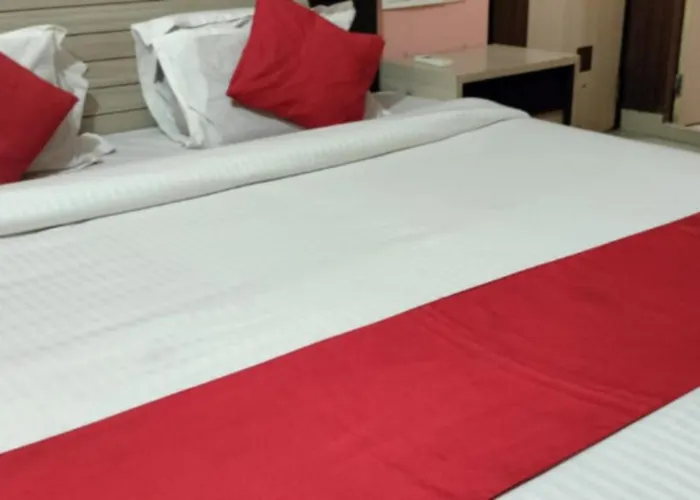 Golden Beach Inn Puri Near Sea Beach - Family Comfortable Stay With Parking Facilities