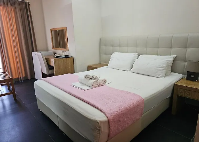 Feevos Hotel Piraeus