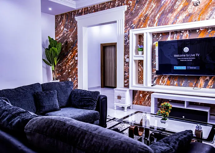 Pinorich Villa-Buea