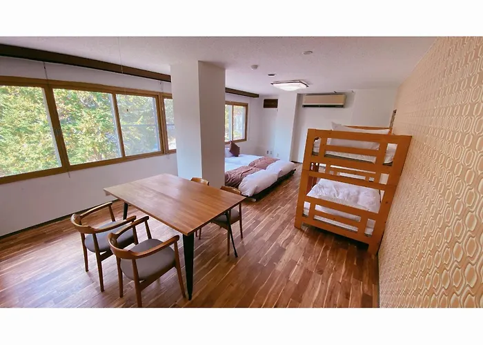 Nomad Hakuba Bed & Breakfast