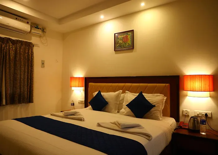 Ak Swimming Pool Hotel Kalapettai