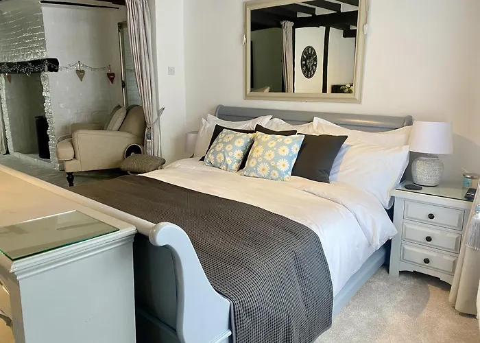 Chestnut Tree Cottage, 7 High Street Ardingly