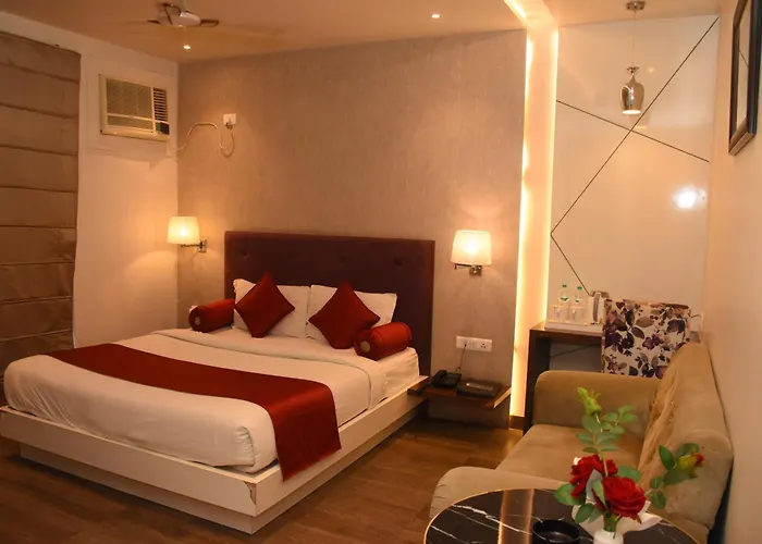 Hotel Gurveer Royal Lucknow