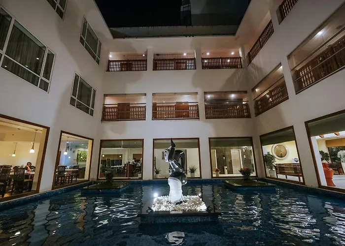 Hotel Devaragam By K P Namboodiri'S Guruvayur
