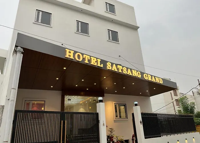 Hotel Satsang Grand Varanasi