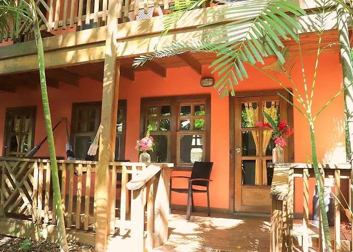 Posada Arco Iris, West End