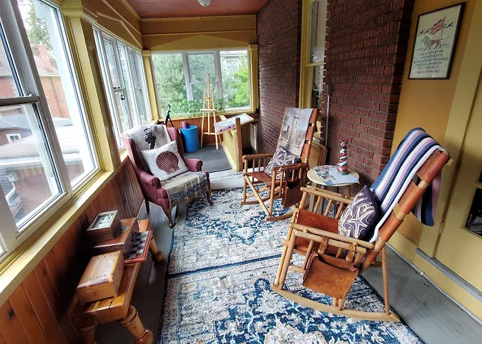 Avonview Manor Bed & Breakfast Stratford