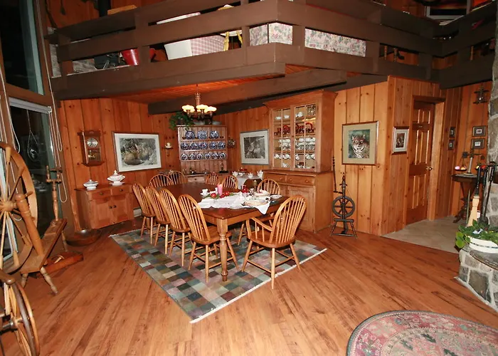 Stouffermill Bed & Breakfast Algonquin Highlands