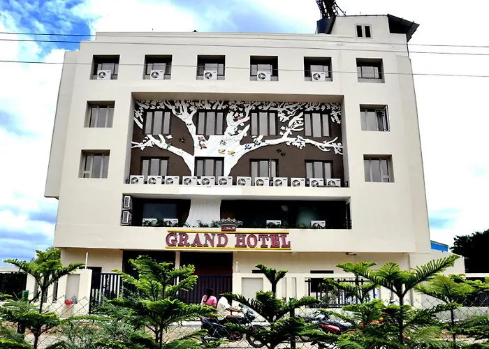 Lumbinis Grand Hotel Kalaburagi