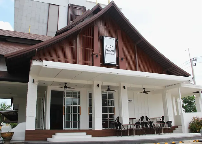 โรงแรมลักษวรรณ บูติก เชียงราย - SHA Extra Plus