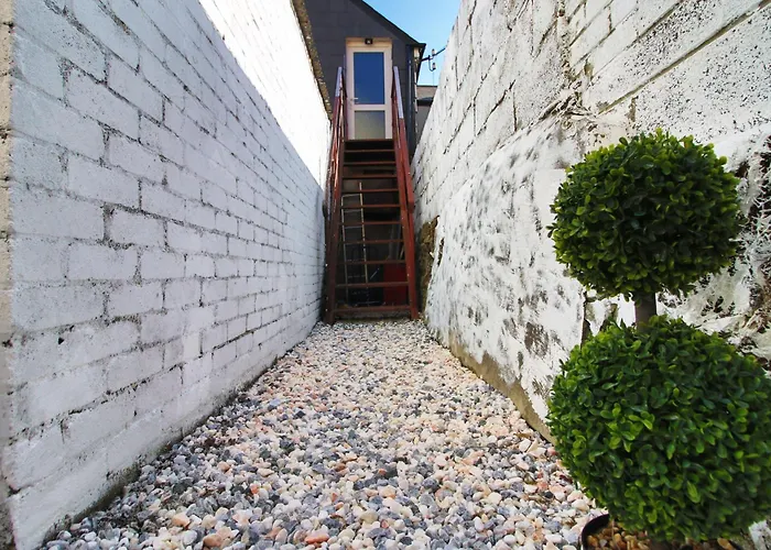 Modern Guesthouse, Fast Wi-Fi, Street Free Parking, Central, Fully Equipped Cardiff